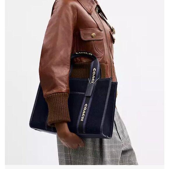 🔥🎁NWT! Coach Smith Tote Bag in Regenerate Cotton CCL68 Msrp:$428 - Picture 5 of 9